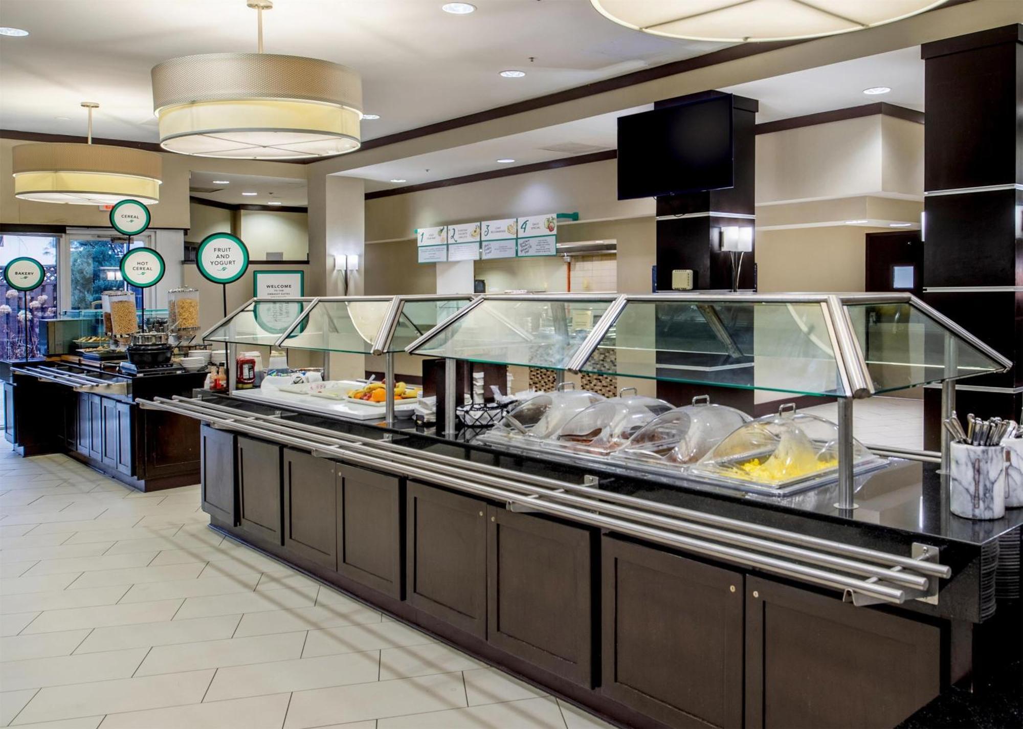 ברידג'טון Embassy Suites By Hilton St Louis Airport מראה חיצוני תמונה
